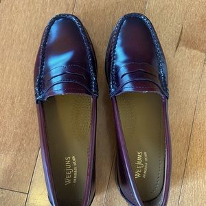 Womens bass weejuns size 6 excellent condition